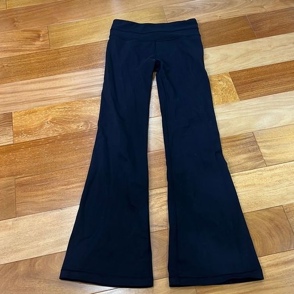 Lululemon yoga pants size 4